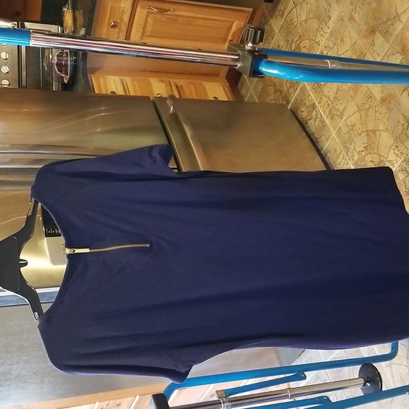 Like new tshirt dress - Picture 2 of 4